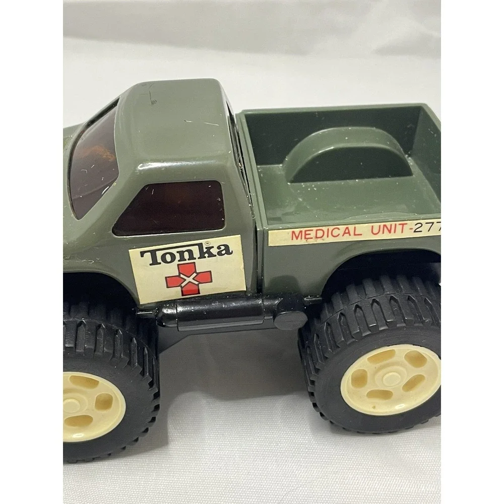 RARE‎ 1983 TONKA Medical Unit 2776 Power Wagon Clutch Popper Truck Toy Japan